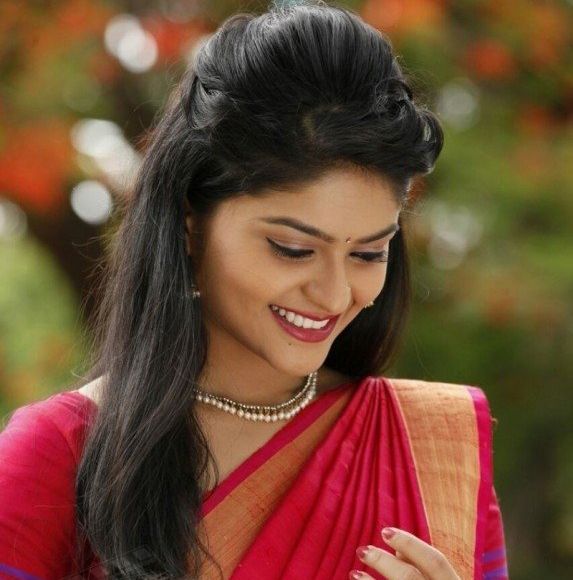 Actress Vaibhavi Shandilya Stills