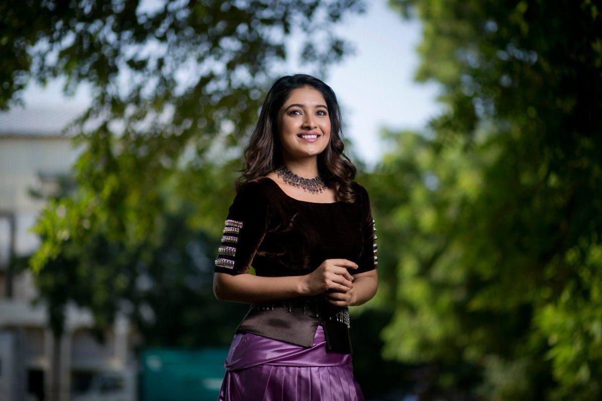 Actress Vani Bhojan Recent Photoshooot Clicks