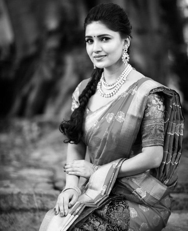 Actress Vani Bhojan Recent Photoshooot Clicks