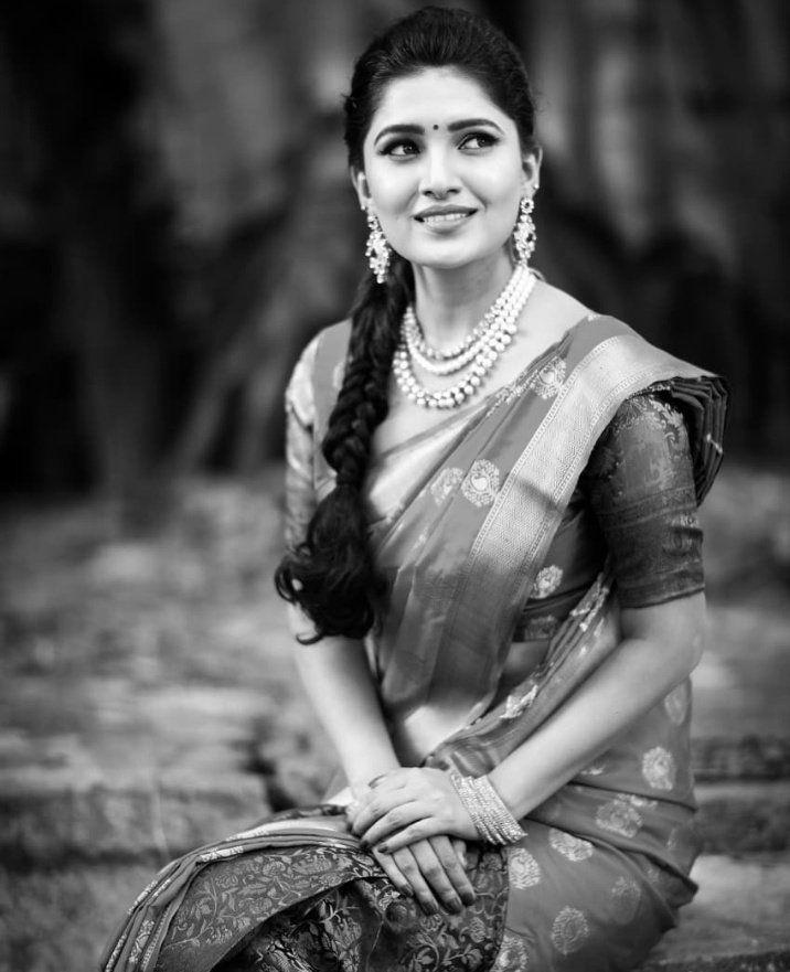 Actress Vani Bhojan Recent Photoshooot Clicks