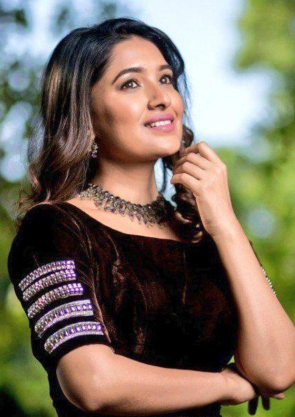 Actress Vani Bhojan Recent Photoshooot Clicks