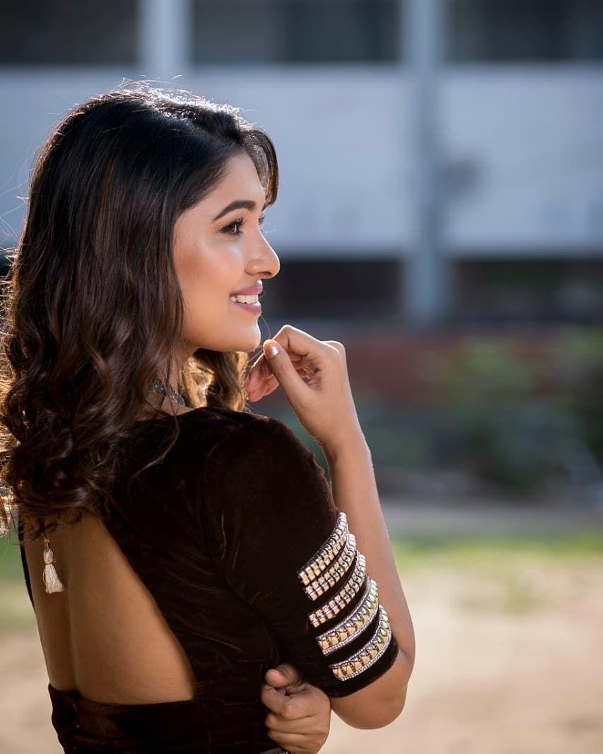 Actress Vani Bhojan Recent Photoshooot Clicks