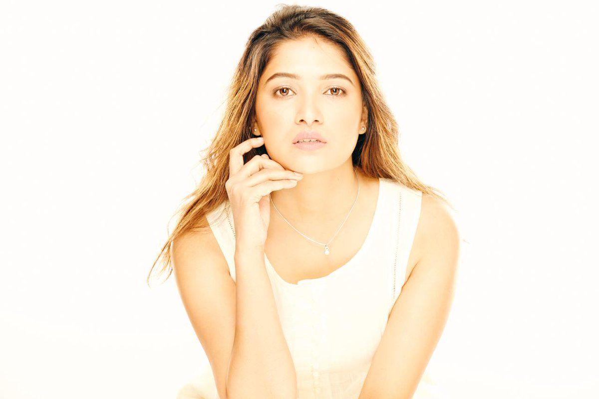 Actress Vani Bhojan Recent Photoshooot Clicks