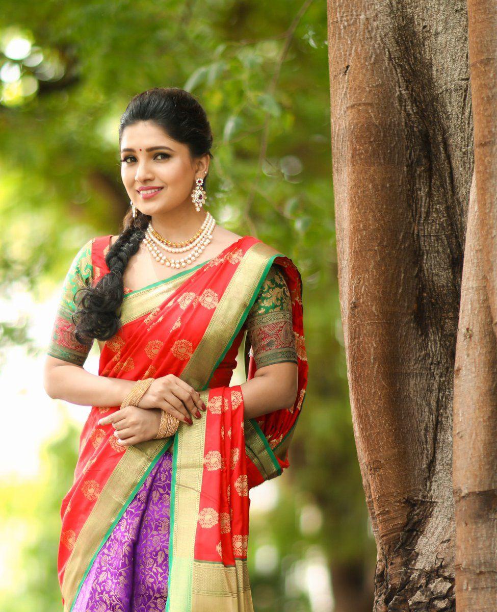 Actress Vani Bhojan Recent Photoshooot Clicks