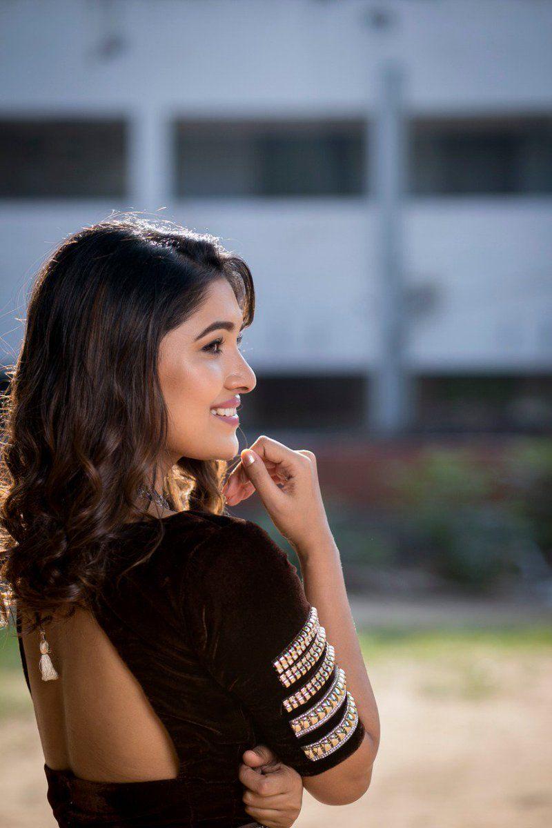 Actress Vani Bhojan Recent Photoshooot Clicks