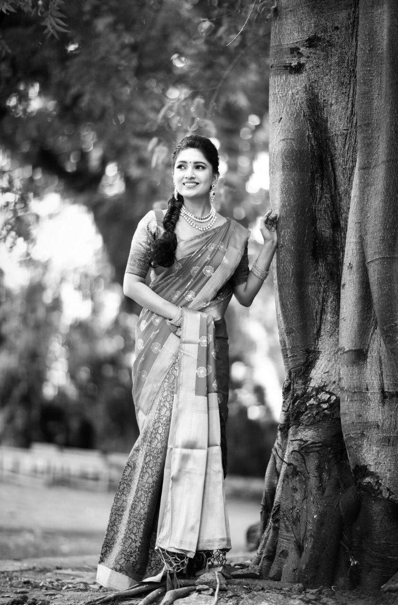 Actress Vani Bhojan Recent Photoshooot Clicks