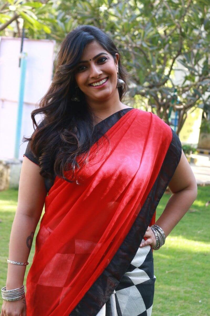 Actress Varalaxmi Sarathkumar Stills