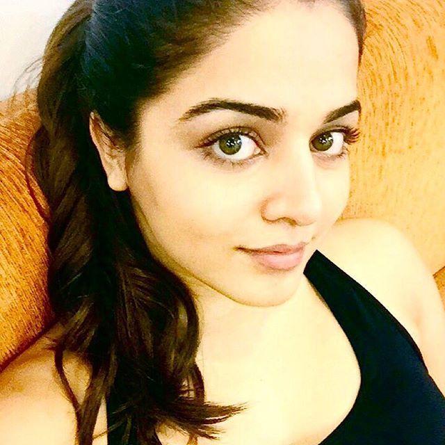 Actress Wamiqa Gabbi Never Seen Hot & Spicy Photos Collections