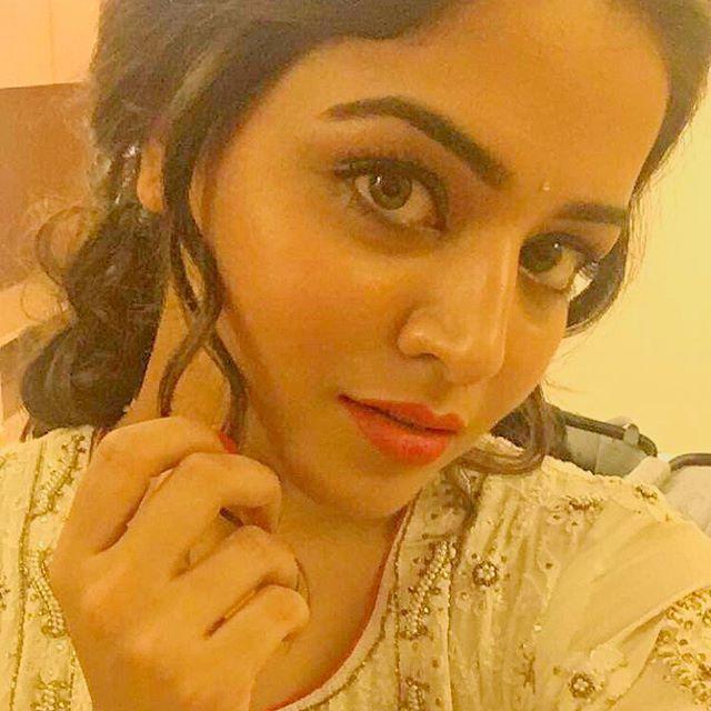 Actress Wamiqa Gabbi Never Seen Hot & Spicy Photos Collections