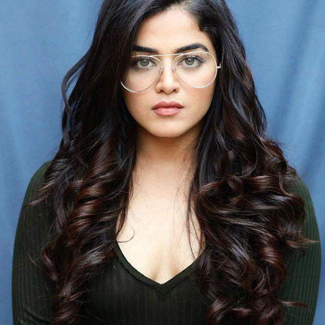 Actress Wamiqa Gabbi Never Seen Hot & Spicy Photos Collections