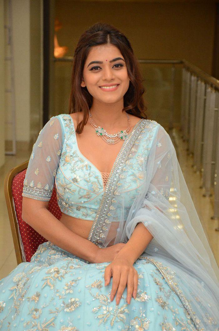 Actress Yamini Bhaskar Latest 2018 Photo Stills