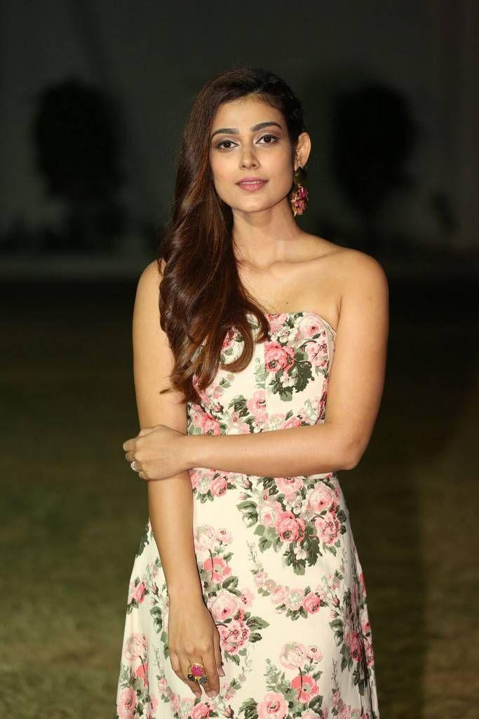 Actress Akanksha Singh Latest Photo Stills