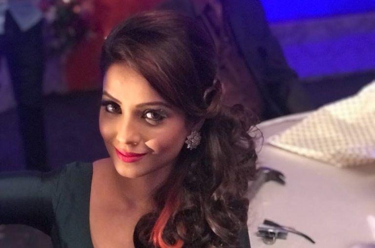 Adaa Khan Beautiful HD Wallpaper & Latest 2018