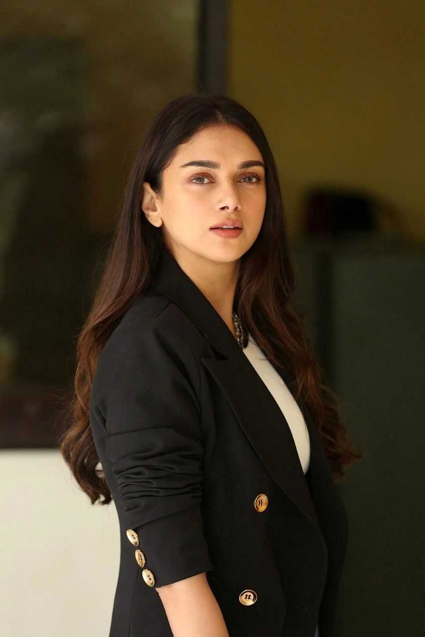 Aditi Rao Hydari New Photoshoot