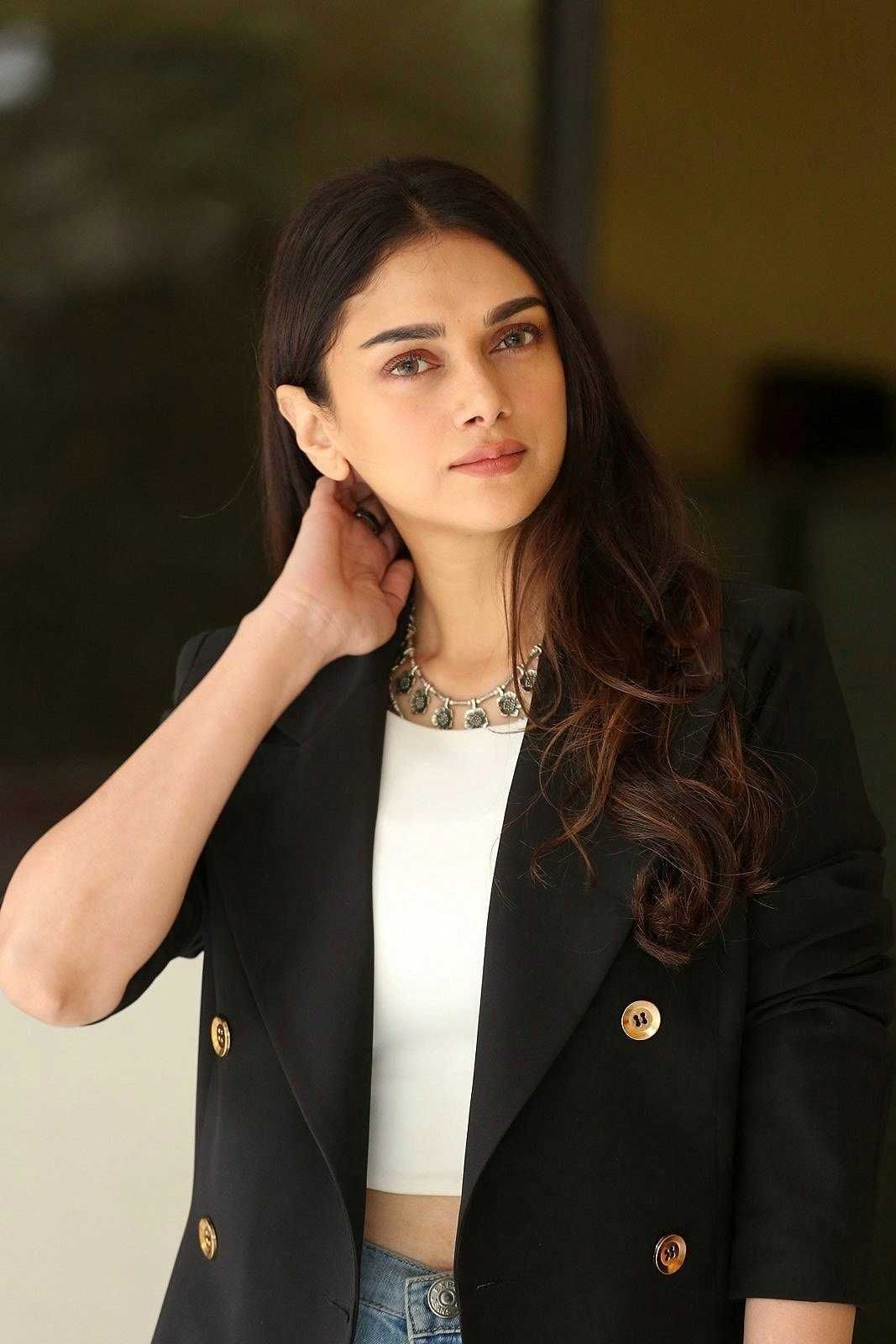 Aditi Rao Hydari New Photoshoot