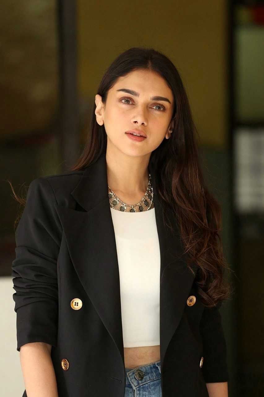 Aditi Rao Hydari New Photoshoot