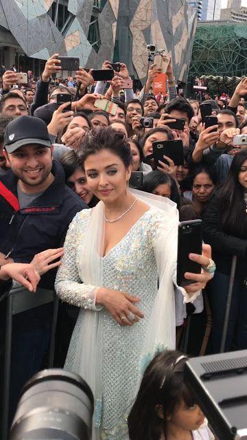 Aishwarya Rai Bachchan & Aaradhya at IFFM 2017 Photos