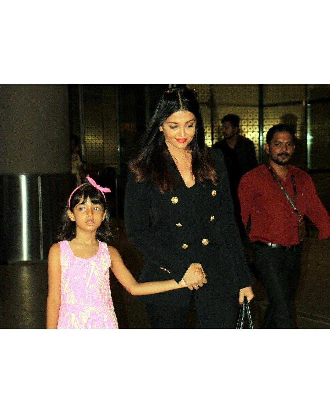 Aishwarya Rai with her Kid Aaradhana