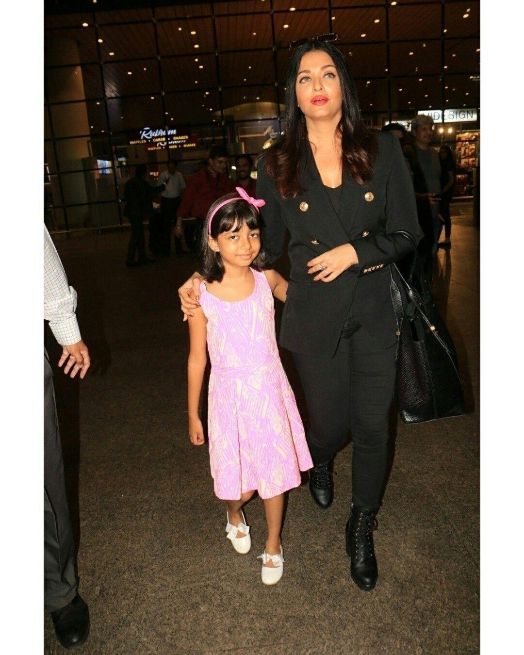 Aishwarya Rai with her Kid Aaradhana