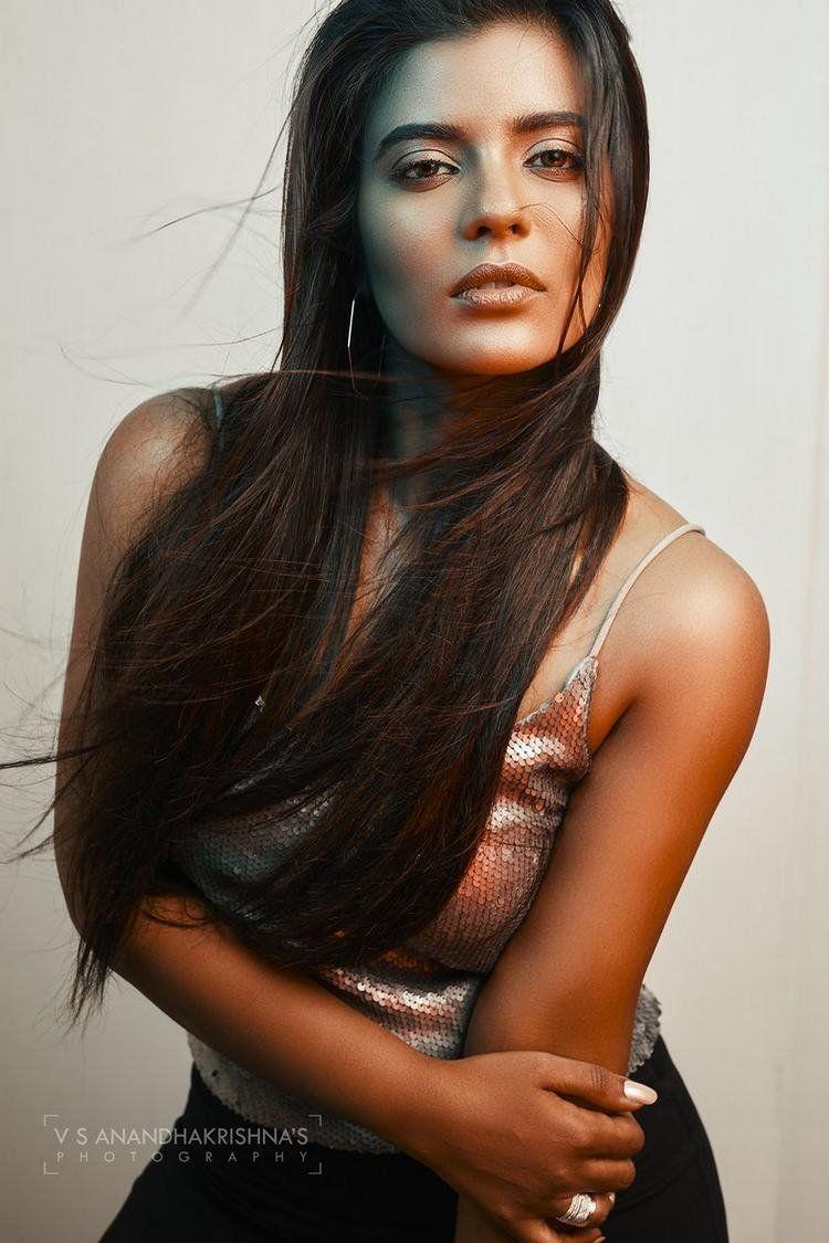 Aishwarya Rajesh Latest Glamorous Images