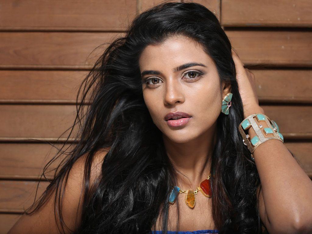 Aishwarya Rajesh Latest Glamorous Images