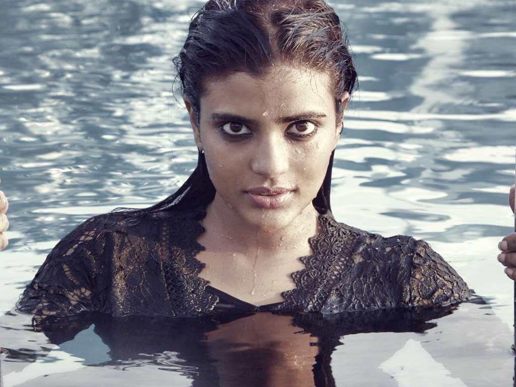 Aishwarya Rajesh looks stellar in her recent Photoshoot Stills
