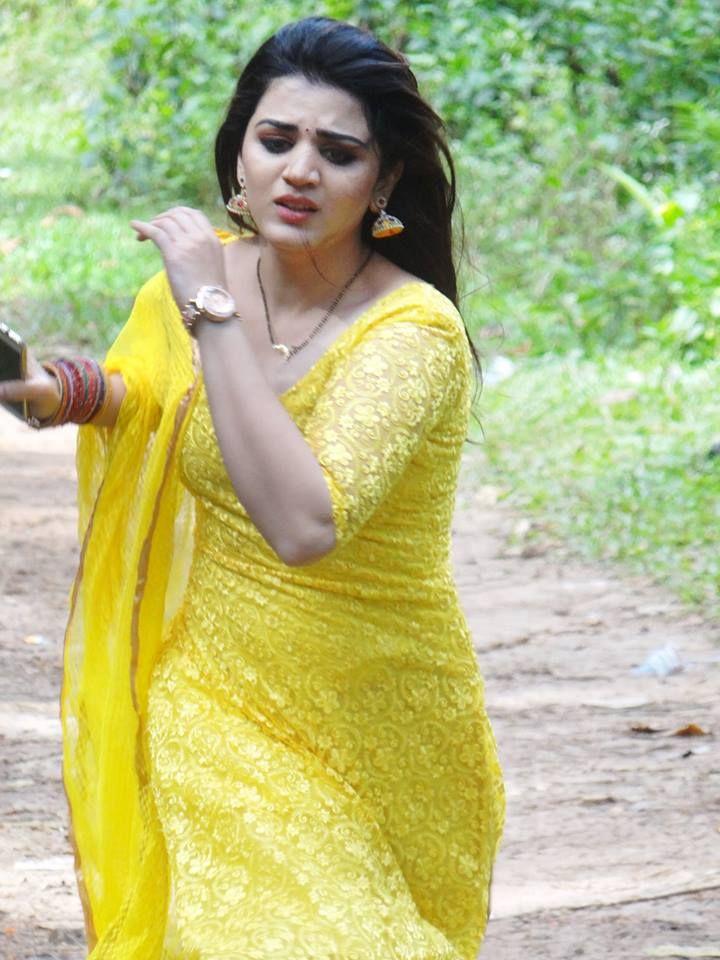 Akka Mogudu Serial heroine Aishwarya Gowda Unseen photos