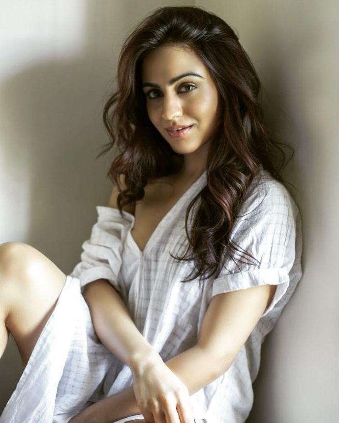 Aksha Pardasany Latest Photoshoot Stills