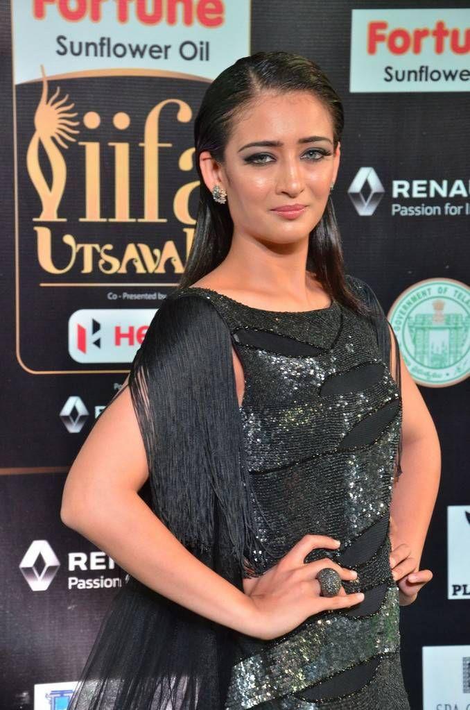 Akshara Haasan Stills At IIFA Awards 2017