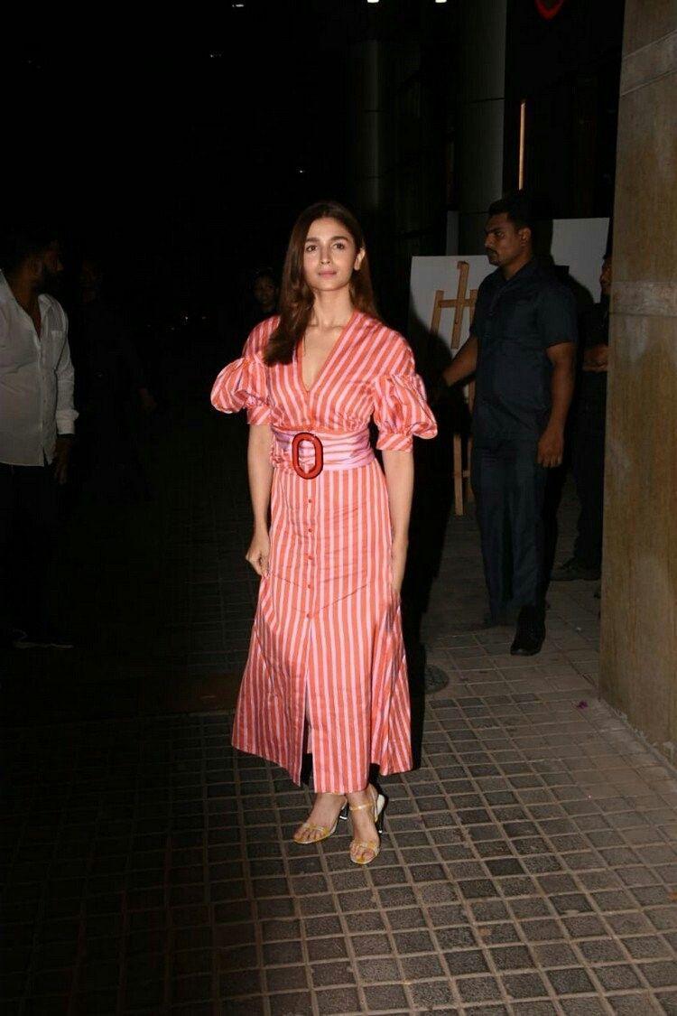 Alia Bhatt spotted in Juhu