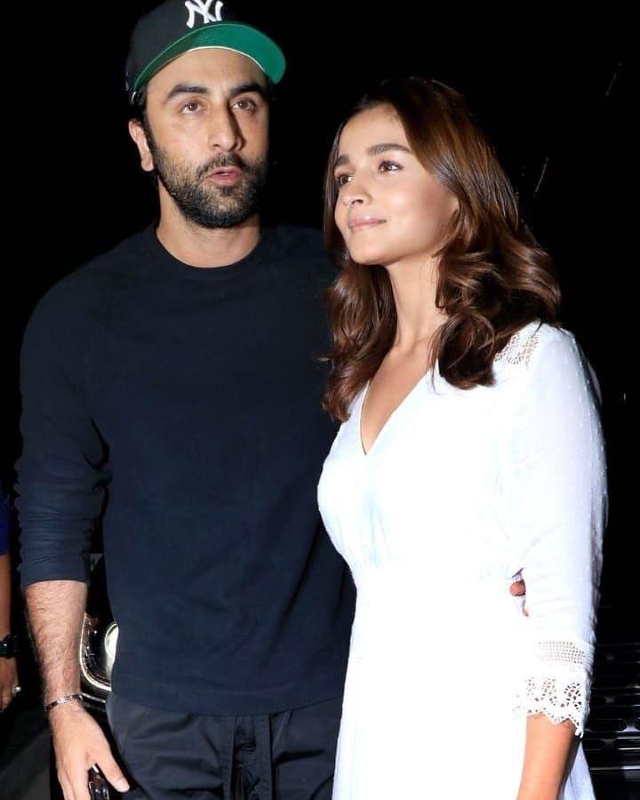 Alia Bhatt spotted with her Boyfriend Ranbir Kapoor