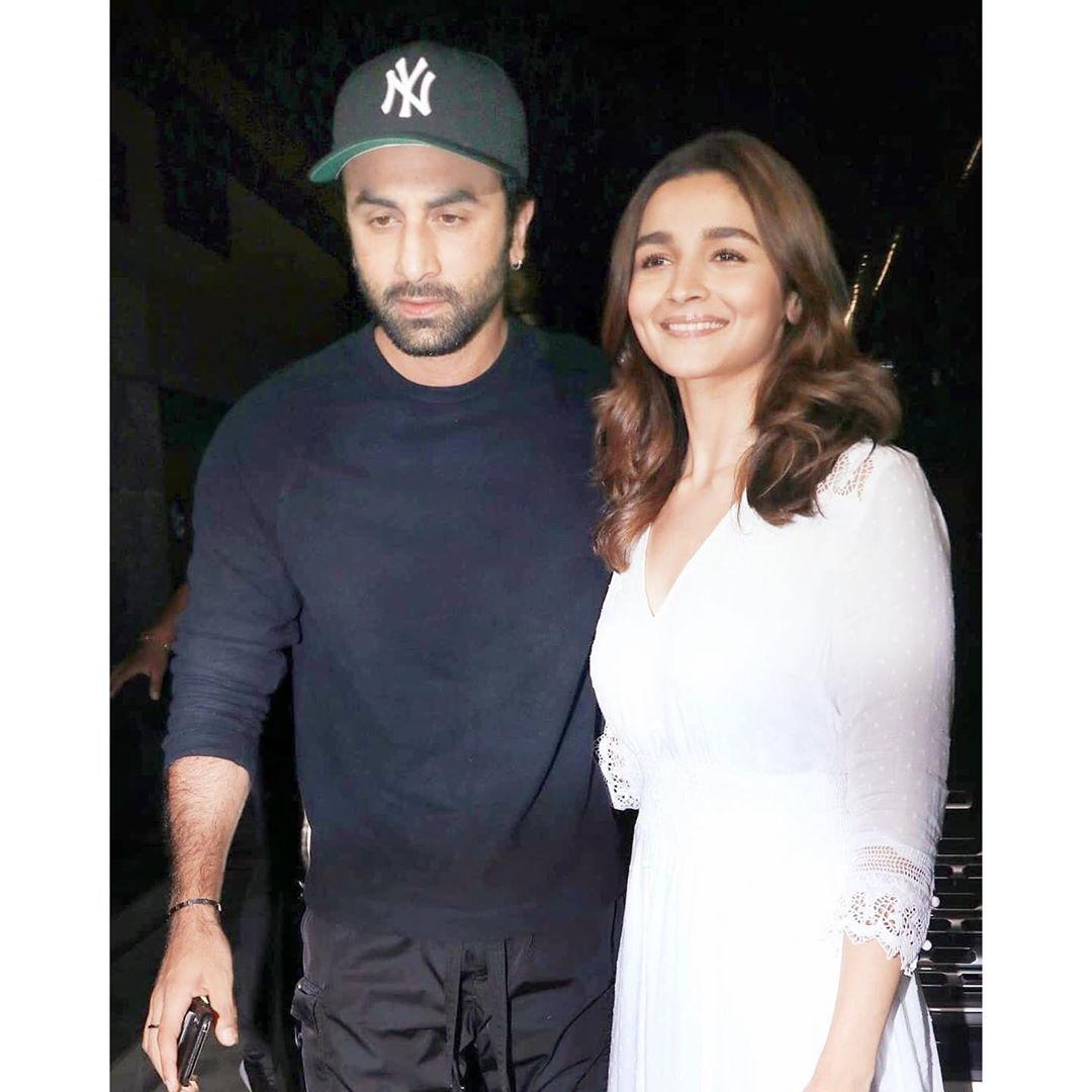 Alia Bhatt spotted with her Boyfriend Ranbir Kapoor