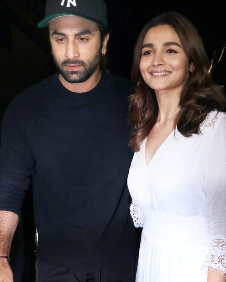 Alia Bhatt spotted with her Boyfriend Ranbir Kapoor