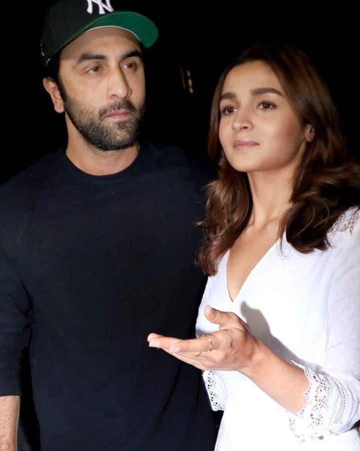Alia Bhatt spotted with her Boyfriend Ranbir Kapoor