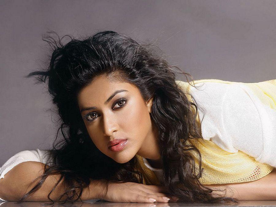 Amala Paul HOT & SEXY Close UP Wallpapers