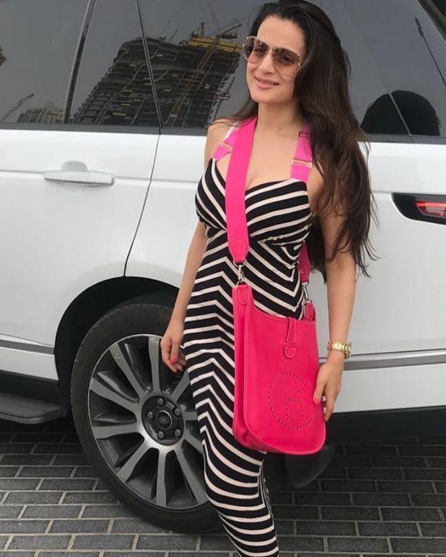 Ameesha Patel enjoying her vacation in Dubai Photos