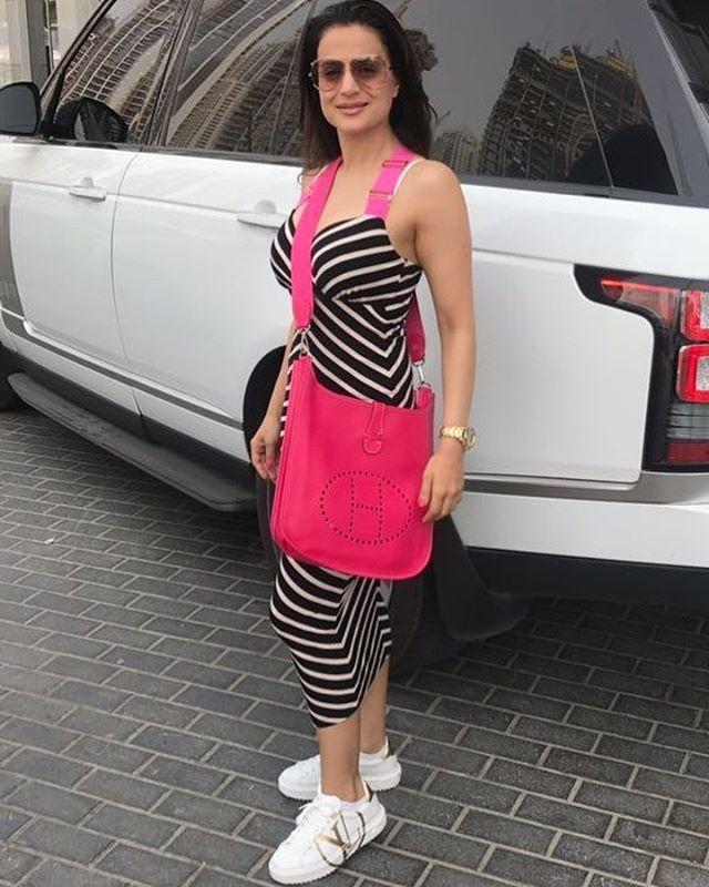 Ameesha Patel enjoying her vacation in Dubai Photos