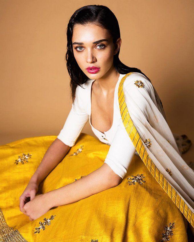 Amy Jackson Latest Stunning Photoshoot Stills