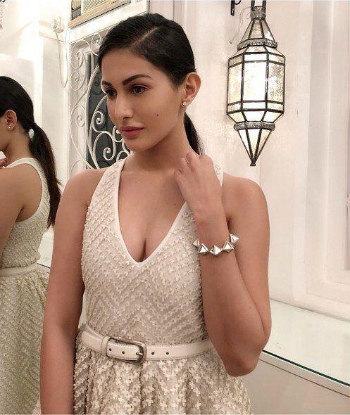 Amyra Dastur Hot Wallpapers