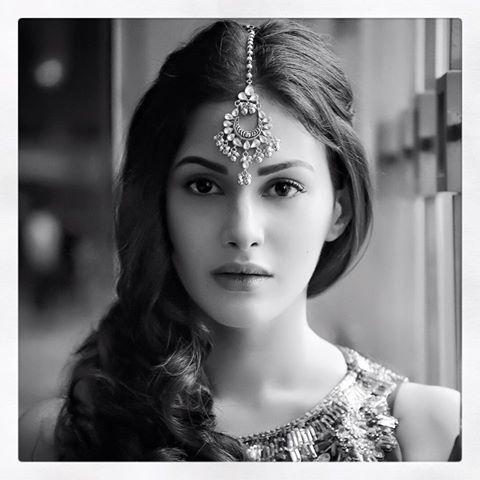 Amyra Dastur Sexy Photos