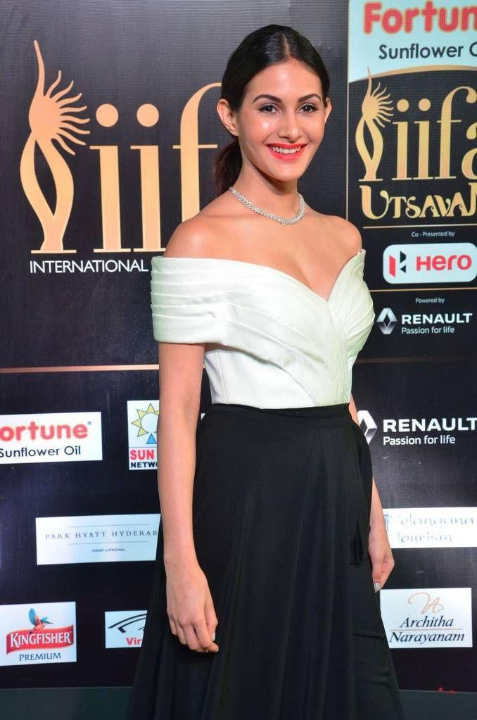 Amyra Dastur Stills At IIFA Awards 2017