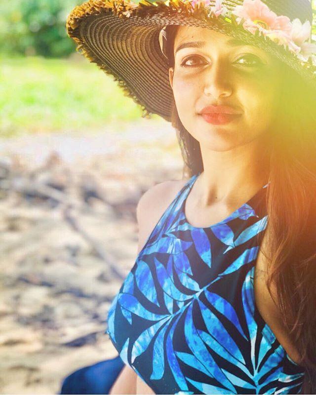 Anaika Soti enjoys her vacation Unseen Hot Photos