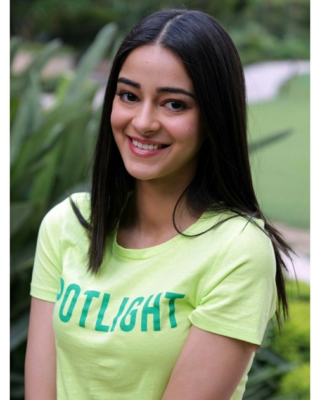 Ananya Pandey sizzles in Green for a Photoshoot