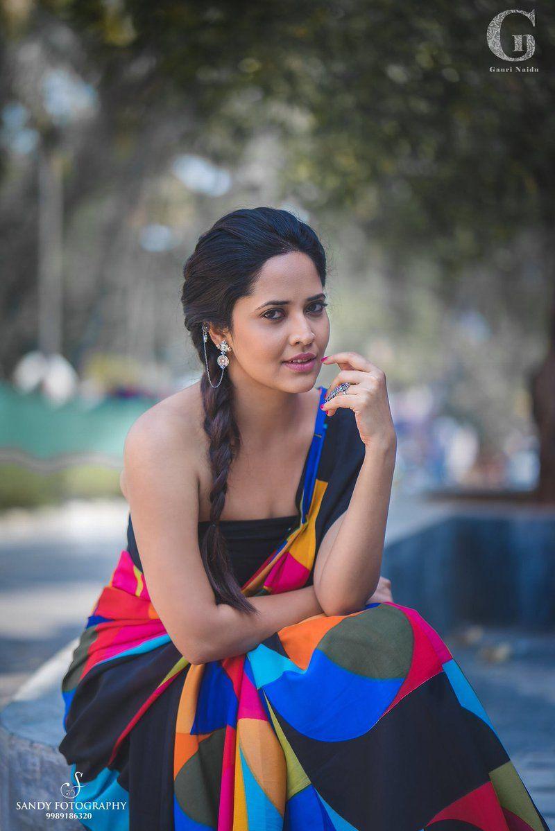Anasuya’s stunning look in saree Latest Photos