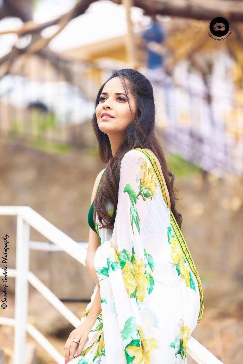 Anasuya’s stunning look in saree Latest Photos