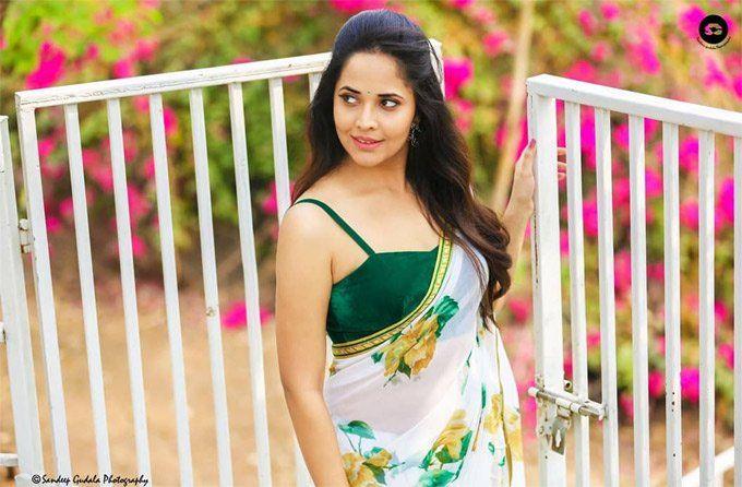 Anasuya’s stunning look in saree Latest Photos