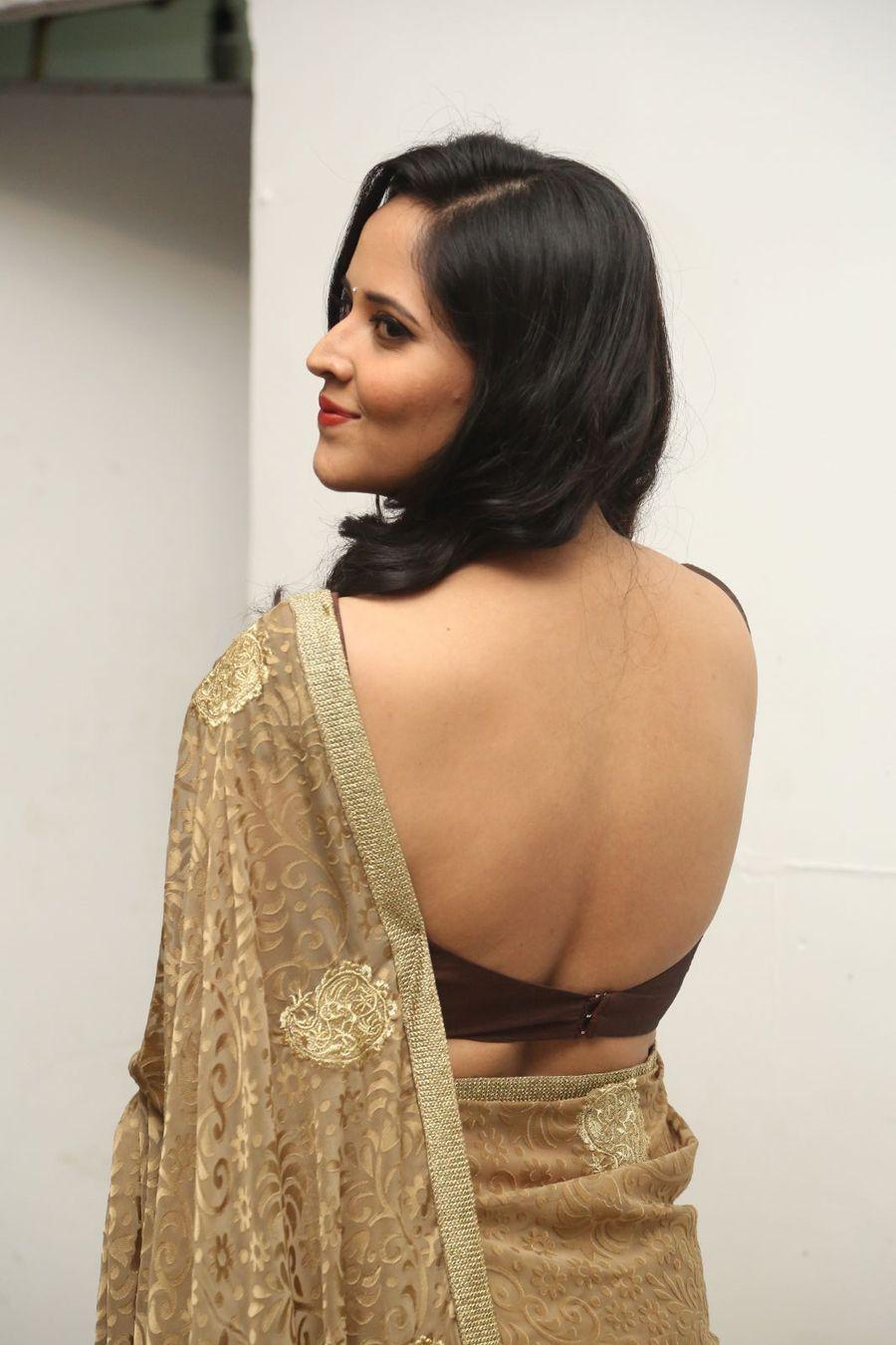 Anchor Anasuya Stills at Nirmala Convent Audio Launch