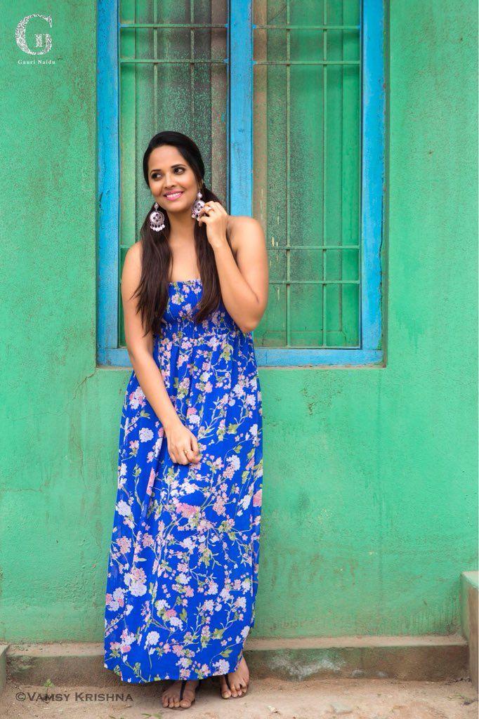 Anchor Anasuya looks vibrant in Latest Photo Stills