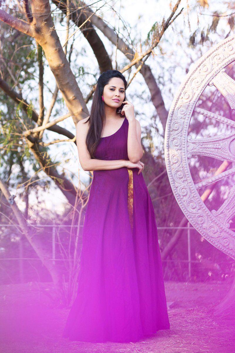 Anchor Anasuya looks vibrant in Latest Photo Stills