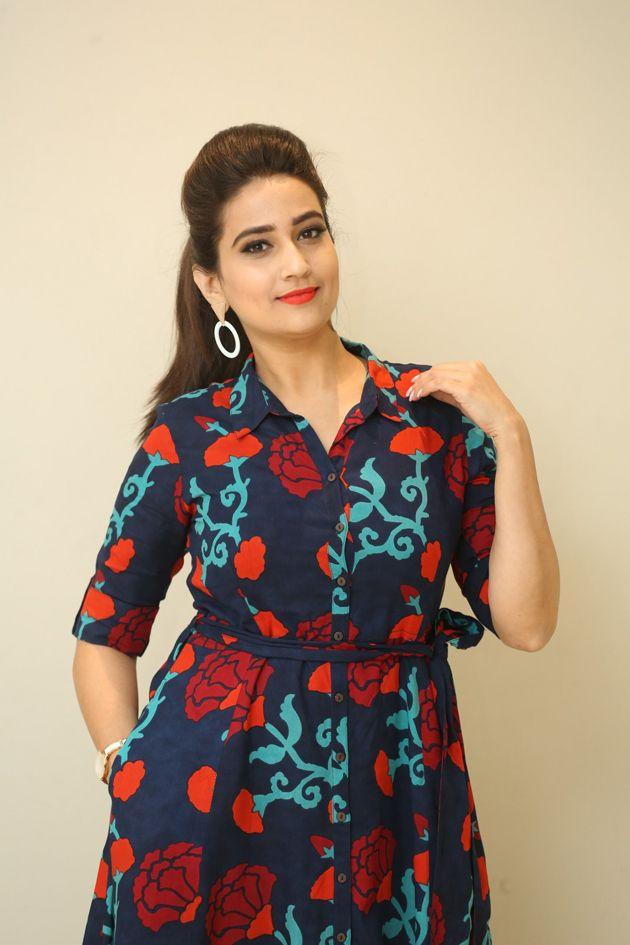 Anchor Manjusha Latest New Pics